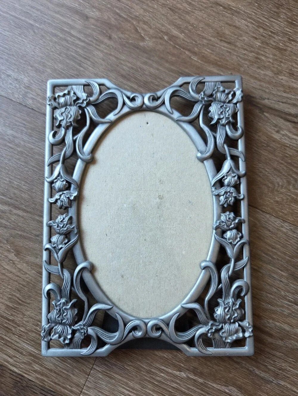 Vintage Pewter Silver Tone Ornate Iris Flower Picture Frame with Oval Setting